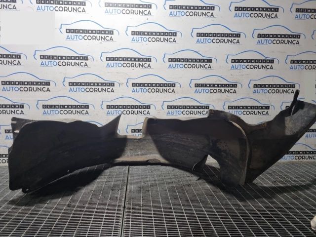 bontott VW TIGUAN Bal első Dobbetét (Kerékjárati, Műanyag)