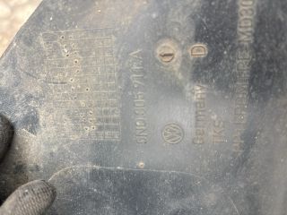 bontott VW TIGUAN Bal első Dobbetét (Kerékjárati, Műanyag)