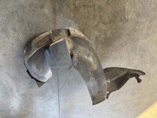 bontott VW TIGUAN Bal első Dobbetét (Kerékjárati, Műanyag)