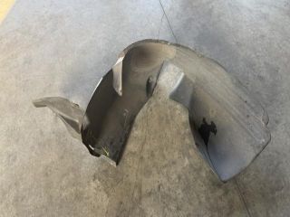 bontott VW TIGUAN Bal első Dobbetét (Kerékjárati, Műanyag)