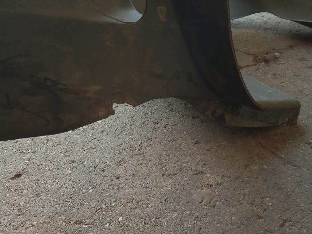 bontott VW TIGUAN Bal első Dobbetét (Kerékjárati, Műanyag)