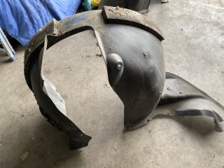 bontott VW TIGUAN Bal első Dobbetét (Kerékjárati, Műanyag)