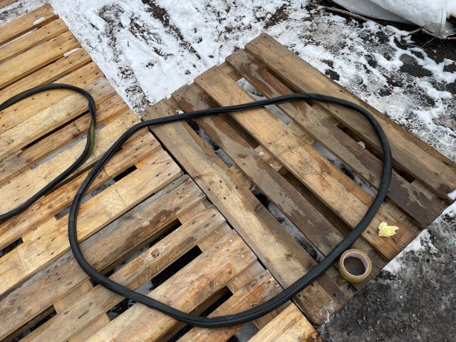 bontott VW TIGUAN Bal első Gumikéder