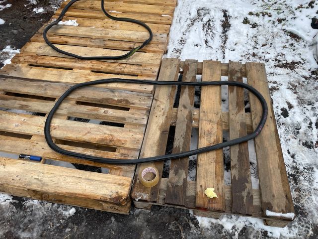 bontott VW TIGUAN Bal első Gumikéder