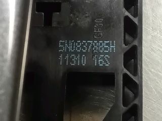 bontott VW TIGUAN Bal első Külső Kilincs