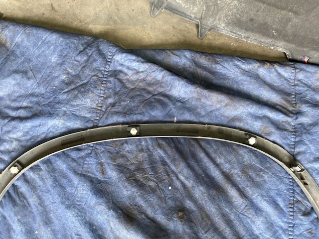 bontott VW TIGUAN Bal első Sárvédő Díszléc