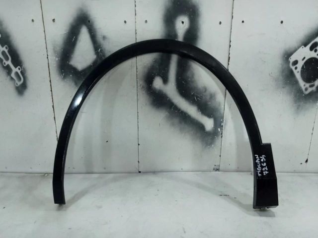 bontott VW TIGUAN Bal első Sárvédő Szélesítő