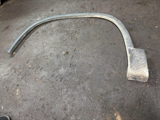 bontott VW TIGUAN Bal első Sárvédő Szélesítő