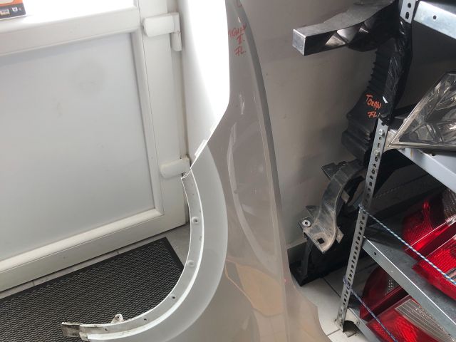 bontott VW TIGUAN Bal első Sárvédő