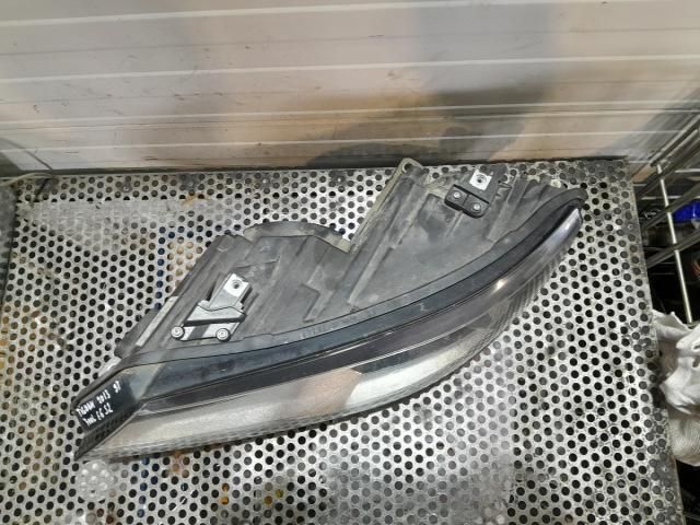 bontott VW TIGUAN Bal Fényszóró