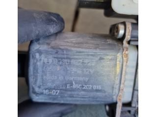 bontott VW TIGUAN Bal hátsó Ablakemelő Motor