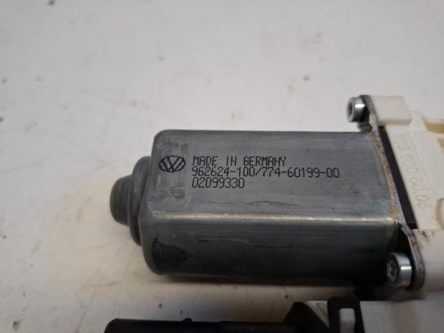 bontott VW TIGUAN Bal hátsó Ablakemelő Motor