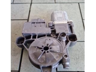 bontott VW TIGUAN Bal hátsó Ablakemelő Motor