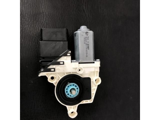 bontott VW TIGUAN Bal hátsó Ablakemelő Motor