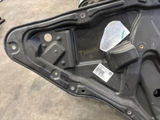 bontott VW TIGUAN Bal hátsó Ablakemelő Szerkezet (Elektromos)