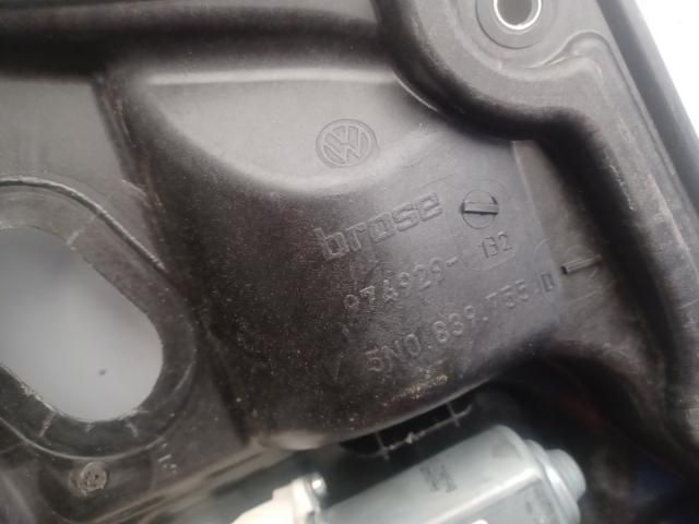 bontott VW TIGUAN Bal hátsó Ablakemelő Szerkezet (Elektromos)