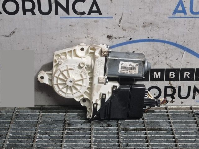 bontott VW TIGUAN Bal hátsó Ablakemelő Szerkezet (Elektromos)