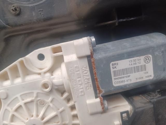 bontott VW TIGUAN Bal hátsó Ablakemelő Szerkezet (Elektromos)