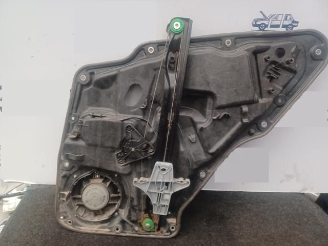 bontott VW TIGUAN Bal hátsó Ablakemelő Szerkezet (Elektromos)