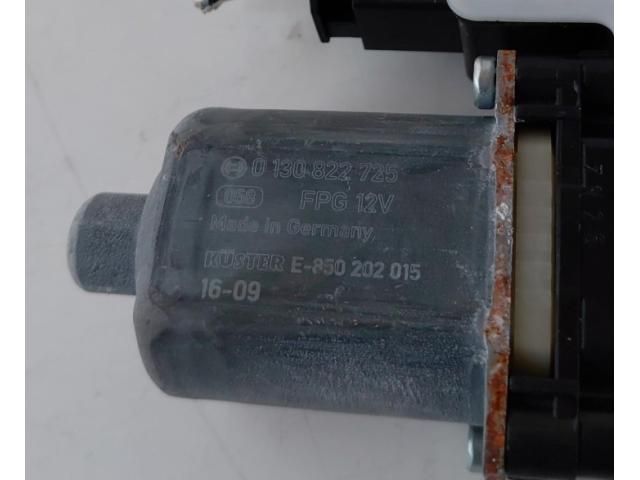 bontott VW TIGUAN Bal hátsó Ablakemelő Szerkezet (Elektromos)