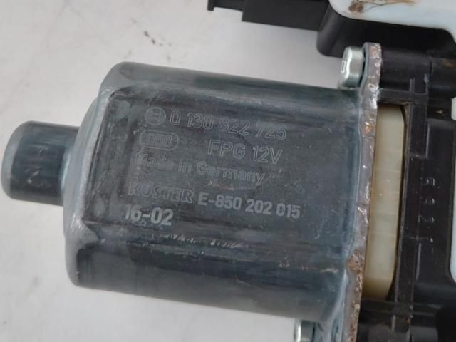 bontott VW TIGUAN Bal hátsó Ablakemelő Szerkezet (Elektromos)