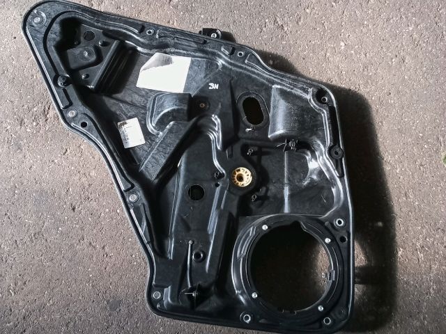 bontott VW TIGUAN Bal hátsó Ablakemelő Szerkezet (Elektromos)