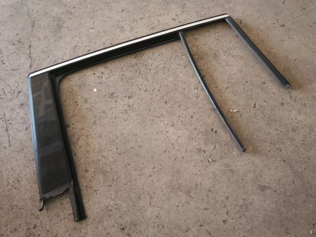 bontott VW TIGUAN Bal hátsó Ablakvezető Gumi