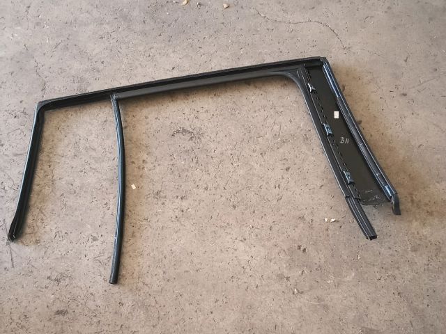 bontott VW TIGUAN Bal hátsó Ablakvezető Gumi