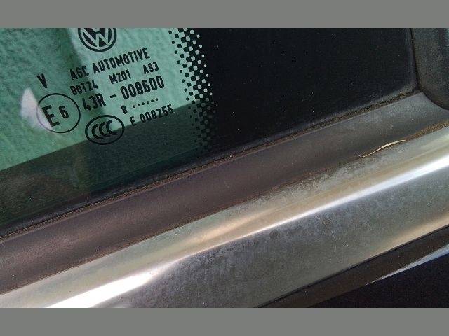 bontott VW TIGUAN Bal hátsó Ajtó Kárpit