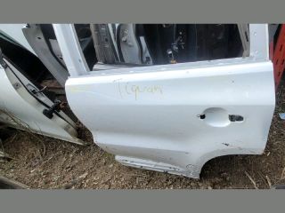 bontott VW TIGUAN Bal hátsó Ajtó (Üres lemez)