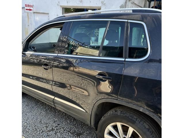 bontott VW TIGUAN Bal hátsó Ajtó (Üres lemez)