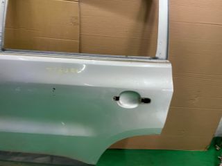 bontott VW TIGUAN Bal hátsó Ajtó (Üres lemez)