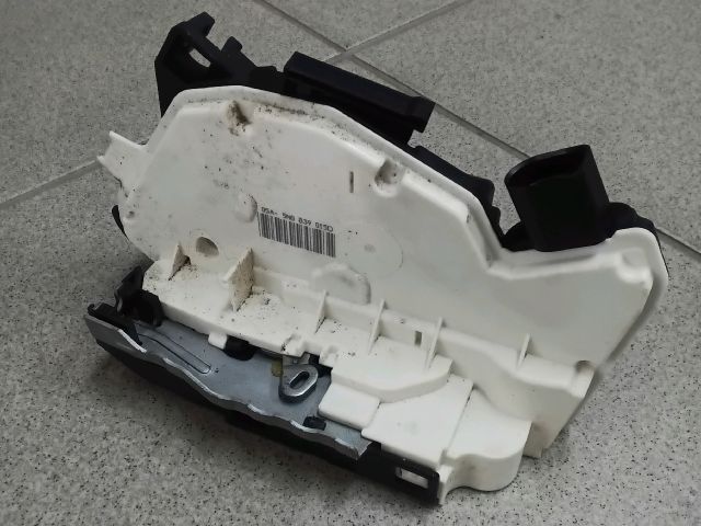 bontott VW TIGUAN Bal hátsó Ajtózár