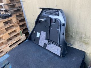 bontott VW TIGUAN Bal hátsó Csomagtér Burkolat (Műanyag)