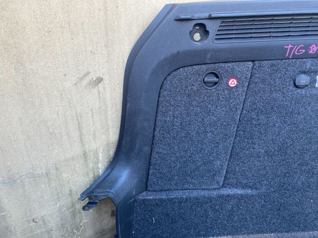 bontott VW TIGUAN Bal hátsó Csomagtér Burkolat (Műanyag)