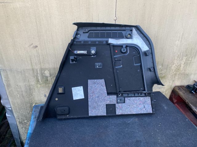 bontott VW TIGUAN Bal hátsó Csomagtér Burkolat (Műanyag)