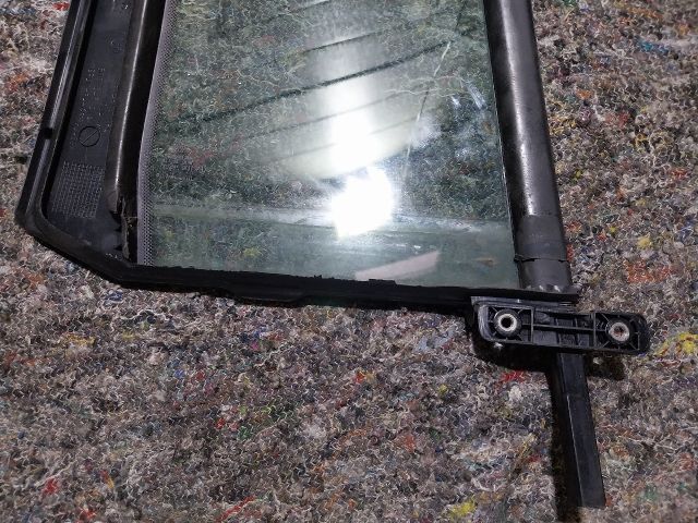 bontott VW TIGUAN Bal hátsó Fixüveg (Ajtóban)