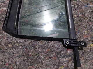 bontott VW TIGUAN Bal hátsó Fixüveg (Ajtóban)