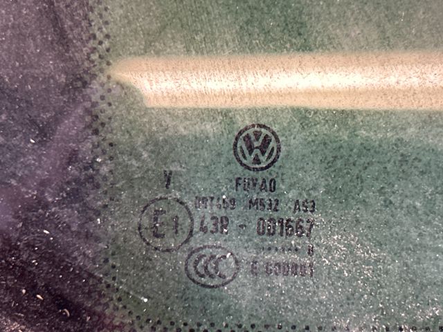 bontott VW TIGUAN Bal hátsó Fixüveg (Ajtóban)