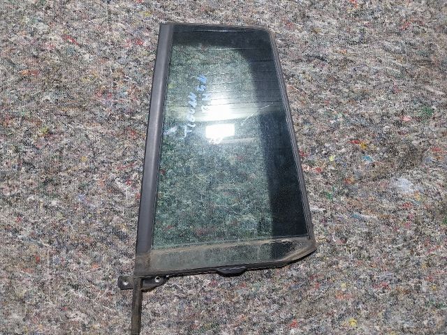 bontott VW TIGUAN Bal hátsó Fixüveg (Ajtóban)