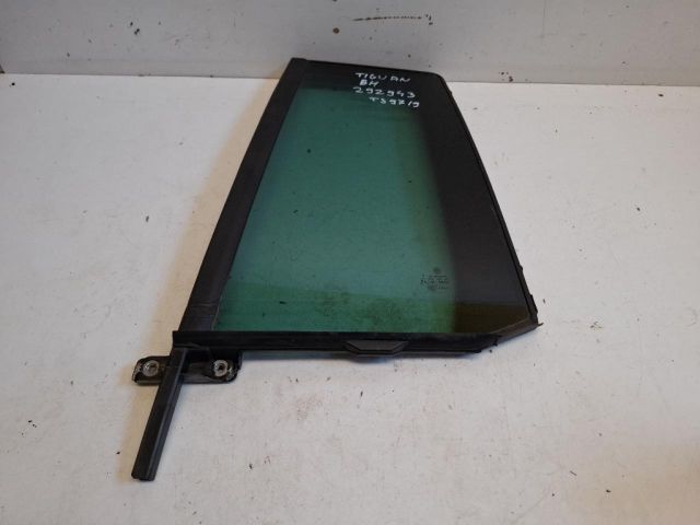 bontott VW TIGUAN Bal hátsó Fixüveg (Ajtóban)