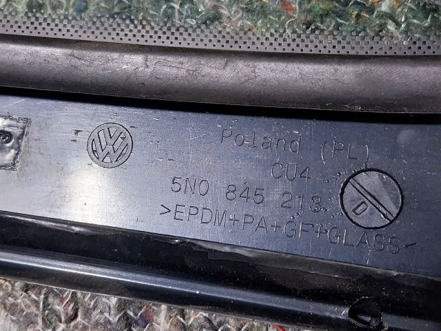 bontott VW TIGUAN Bal hátsó Fixüveg (Ajtóban)