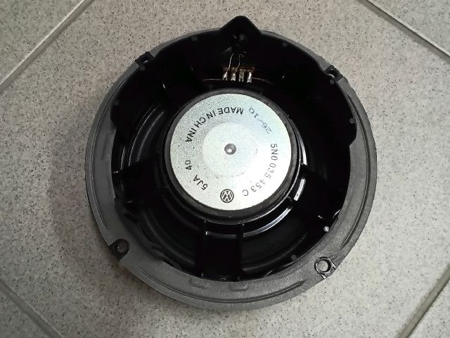 bontott VW TIGUAN Bal hátsó Hangszóró