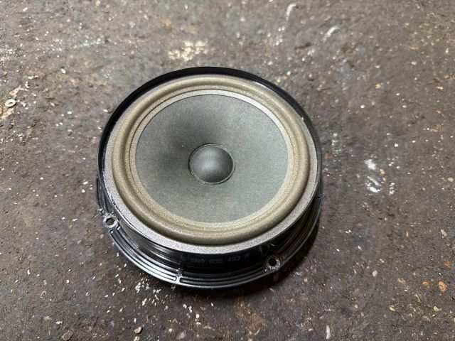 bontott VW TIGUAN Bal hátsó Hangszóró