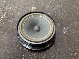 bontott VW TIGUAN Bal hátsó Hangszóró