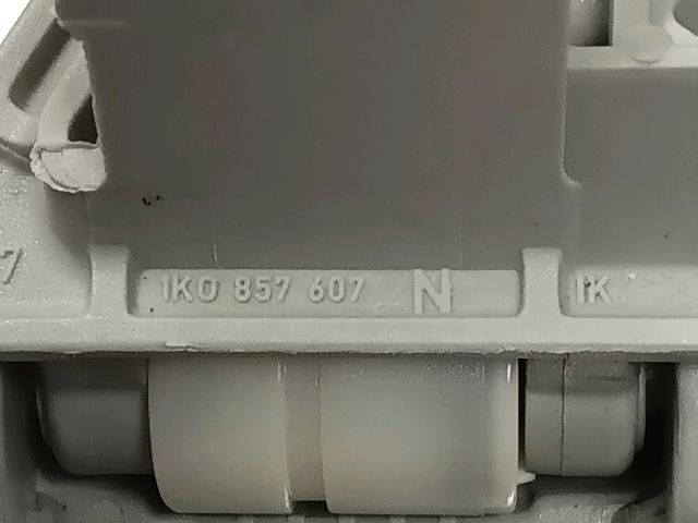 bontott VW TIGUAN Bal hátsó Kapaszkodó (Felső)