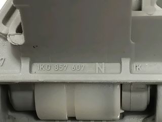 bontott VW TIGUAN Bal hátsó Kapaszkodó (Felső)