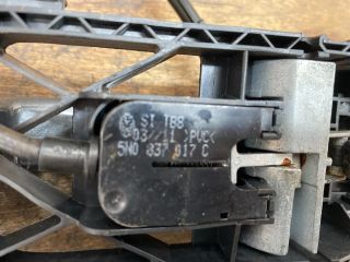 bontott VW TIGUAN Bal hátsó Külső Kilincs