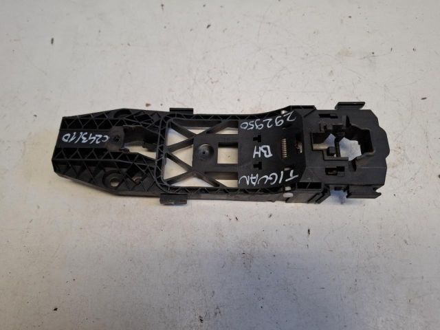 bontott VW TIGUAN Bal hátsó Külső Kilincsfészek