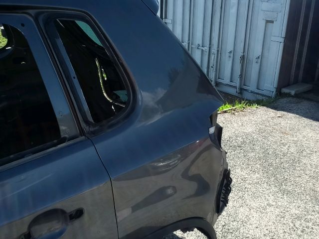 bontott VW TIGUAN Bal hátsó Negyed Karosszéria Csomag